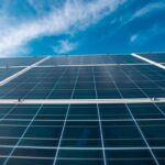 低光量環境での発電効率を上げる最新パネル技術を紹介!